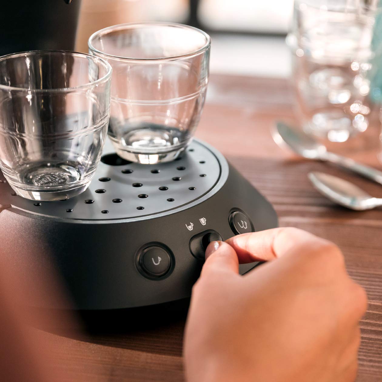 Philips Senseo Original Plus Machine à café à dosettes Noir Intense CSA210/61